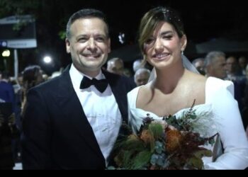 Ο Χάρης Δούκας παντρεύτηκε την αγαπημένη του Γεωργία: Ο γάμος, οι καλεσμένοι, τα κλαρίνα και οι χοροί