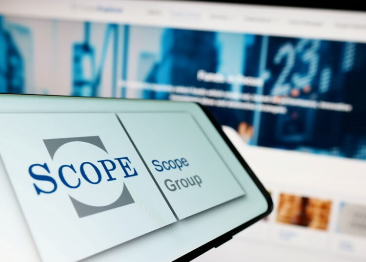 Scope για το ελληνικό χρέος: Κάτω από το ποσοστό της Ιταλίας μέχρι το 2027 (γράφημα)