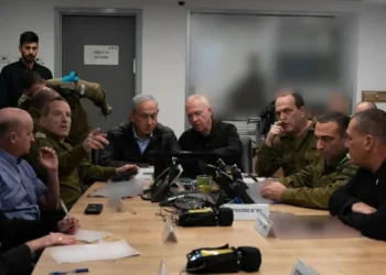 Φλέγεται η Μέση Ανατολή: Το Ισραήλ χτύπησε το Ιράν -Στάση αναμονής για απάντηση της Τεχεράνης (vid)