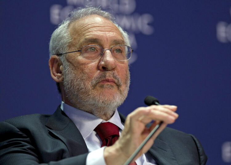 Στίγκλιτς: Η Τρόικα προκάλεσε αργή ανάκαμψη της Ελλάδας