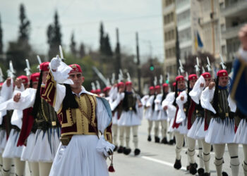 Η αργία της 28ης Οκτωβρίου φέρνει νωρίτερα τις συντάξεις Νοεμβρίου
