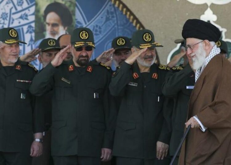 Φρουροί της Επανάστασης: Το Ιράν θα πλήξει εγκαταστάσεις ενέργειας και φυσικού αερίου αν δεχθεί επίθεση