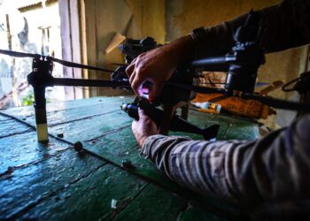 Η Ρωσία «τεντώνει το σχοινί»: Μεταμεσονύκτια, σφοδρή επίθεση με drones στο Κίεβο