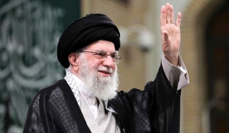 Ιράν: Σε κώμα ο Αλί Χαμενεΐ – Το προφίλ του διαδόχου του σιιτικού καθεστώτος