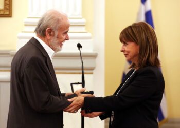 Στη γειτονιά των αγγέλων και ο στιχουργός Μιχάλης Γκανάς