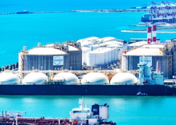 Παγκόσμια στροφή στο LNG: «Αγώνας δρόμου» για ανάπτυξη των υποδομών – Σε εξάρτηση η Ευρώπη