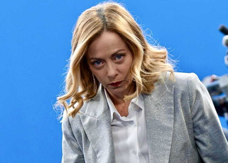 Σάλος με γλωσσικό ατόπημα Μελόνι: «Με την κυβέρνησή μου, η ανεργία των γυναικών έσπασε ιστορικό ρεκόρ»