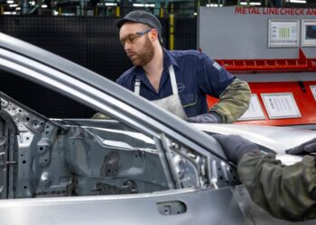Nissan: Περικοπές 9.000 θέσεων εργασίας, εξοικονομήσεις 2,4 δις ευρώ