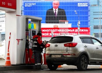 Η Μόσχα σκέφτεται να άρει την απαγόρευση εξαγωγών βενζίνης για δύο μήνες