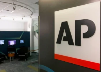 Associated Press: Περικοπές προσωπικού κατά 8% ανακοίνωσε το αμερικανικό πρακτορείο ειδήσεων