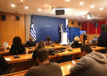 Μηνύματα με πολλούς αποδέκτες από Μαρινάκη – Ολόκληρο το briefing πολιτικών συντακτών