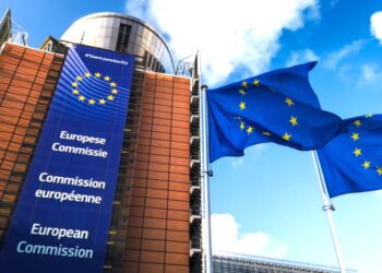 Ευρωζώνη: «Εύρωστη» και πάνω από τον μέσο όρο της ΕΕ η αναπτυξιακή δυναμική της Ελλάδας το 2025 και 2026