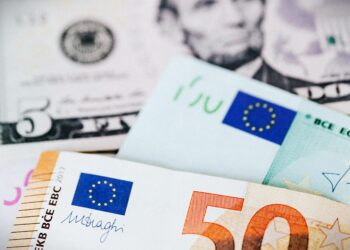 Ανατροπές στο Συνάλλαγμα: Άνοδος του ευρώ – Πληθωριστική πίεση στην Ευρωζώνη