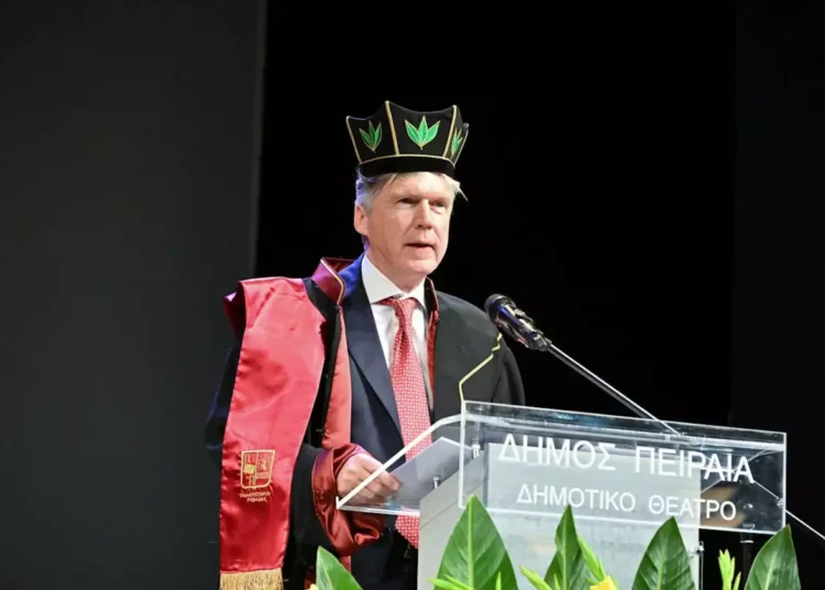 Αλέξανδρος Σαρρηγεωργίου: Επίτιμος Διδάκτορας του Πανεπιστημίου Πειραιώς