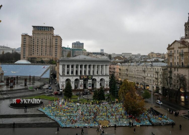 Συναγερμός στο Κίεβο/Ζελένσκι: Οι ΗΠΑ κλείνουν την πρεσβεία τους- «Θα χάσουμε αν οι ΗΠΑ διακόψουν τη βοήθεια»