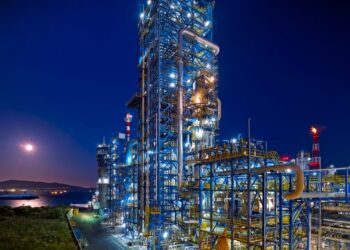 HELLENiQ ENERGY: Επιδόσεις ρεκόρ στις εξαγωγές και συνέχιση στρατηγικών επενδύσεων σε ΑΠΕ