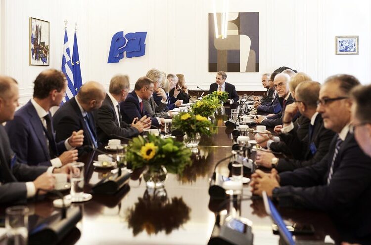 Συνάντηση Μητσοτάκη με χημικές βιομηχανίες της ΕΕ με έμφαση στο κόστος ενέργειας