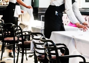 ΓΣΕΕ: Συμμετέχουν στην 24ωρη απεργία και οι εργαζόμενοι σε επισιτισμό-τουρισμό