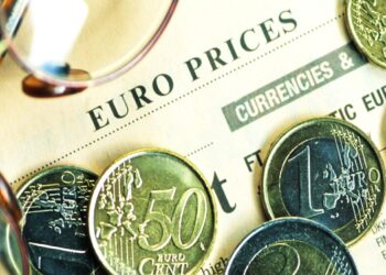 Συνάλλαγμα: Το ευρώ υποχωρεί κατά 0,31%, στα 1,0563 δολάρια