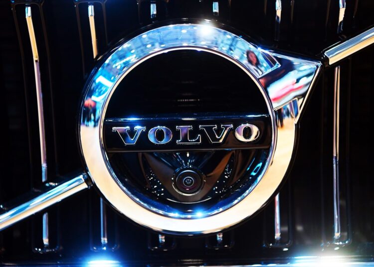 Η Volvo Cars πουλά το 30% των μετοχών της Lynk & Co στη Zeekr