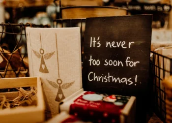 Εορταστικό ωράριο Χριστουγέννων 2024: Πότε αρχίζει