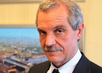 Σε αναμμένα κάρβουνα η βιομηχανία από την άνοδο των τιμών της ενέργειας