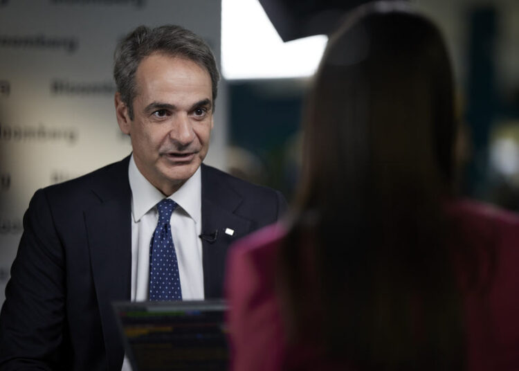 Μητσοτάκης-Bloomberg: Ενας εμπορικός πόλεμος θα ήταν επιζήμιος για την Ευρώπη και τις ΗΠΑ