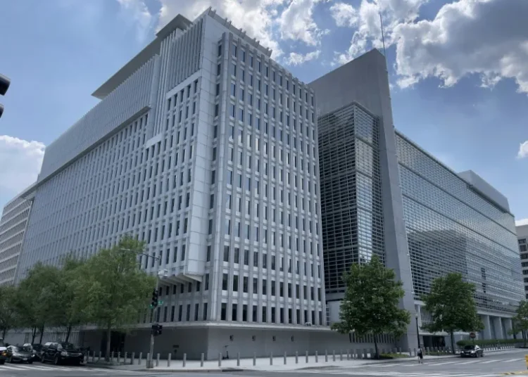 Παγκόσμια Τράπεζα: Ανακοίνωσε την παροχή ποσού ρεκόρ 100 δισεκ. δολαρίων για τη στήριξη των πιο φτωχών χωρών