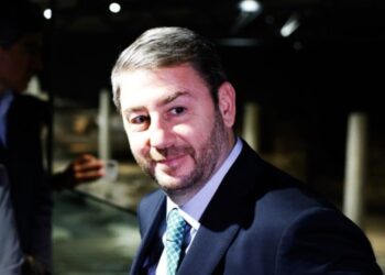 Ο Ανδρουλάκης «προαναγγέλλει» το τέλος της αλαζονείας της ΝΔ