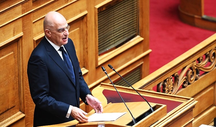 Η στρατηγική Δένδια για την Εθνική Άμυνα: «Χωρίς όπλα, το βούτυρο το τρώει άλλος»