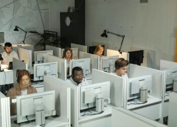 Δημόσιο 2025: «Αντίδοτο» στις μαζικές αποχωρήσεις, 20.000 νέοι διορισμοί