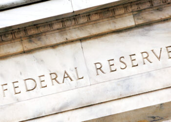 Κίνδυνος επαναπληθωρισμού: Οι αποφάσεις της Fed πυροδοτούν αντιδράσεις