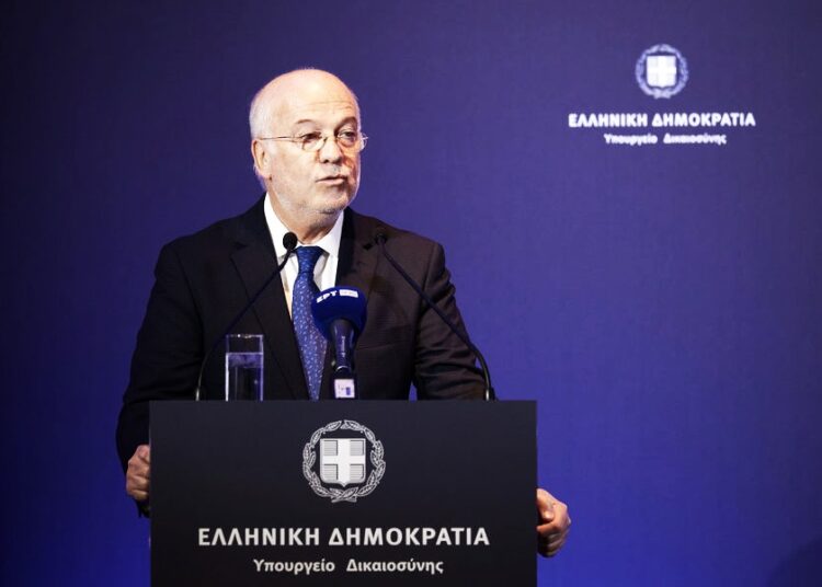 Τα όρια συνταξιοδότησης παραμένουν αμετάβλητα για δικαστές και πολίτες