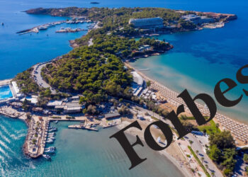 Αθηναϊκή Ριβιέρα: Η κορυφαία επιλογή του Forbes για το 2025