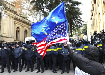 Μιχαήλ Καβελασβίλι: Ορκίστηκε ο αντιδυτικός πρόεδρος που διχάζει τη Γεωργία (φωτό)