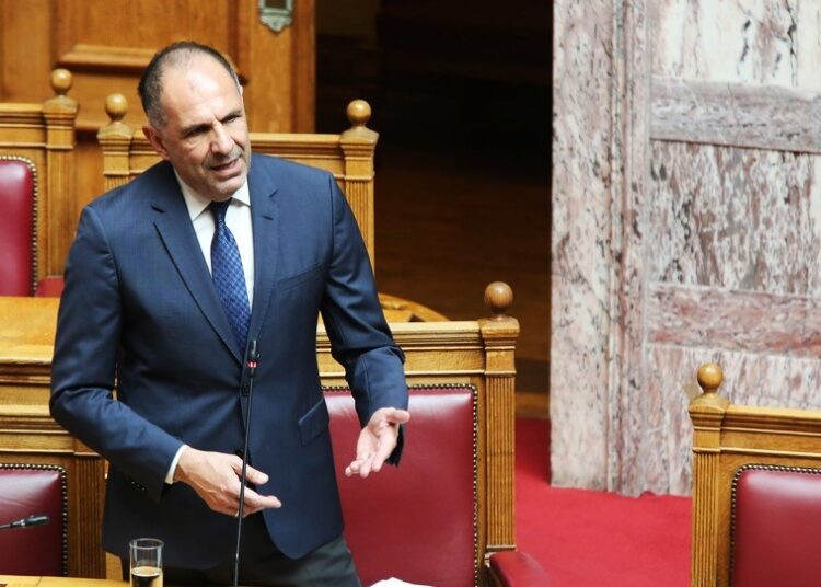 Βουλή: Καρφιά και προειδοποιήσεις Γεραπετρίτη για τους σαμαρικούς πατριωτισμούς