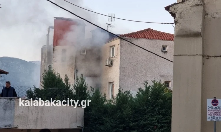 Φωτιά σε ξενοδοχείο στην Καλαμπάκα: Νεκρός ο ιδιοκτήτης – Έξι τραυματίες -30 απεγκλωβισμοί