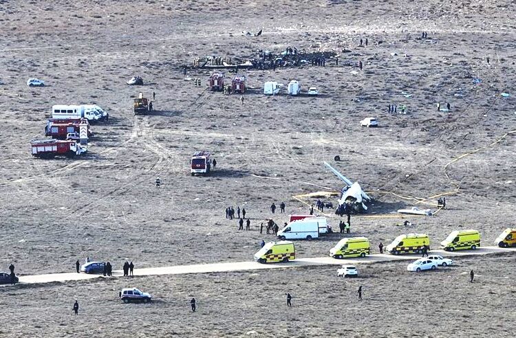 Καζακστάν: Αεροπορική τραγωδία με 38 νεκρούς – Το χρονικό  (φωτορεπορτάζ)