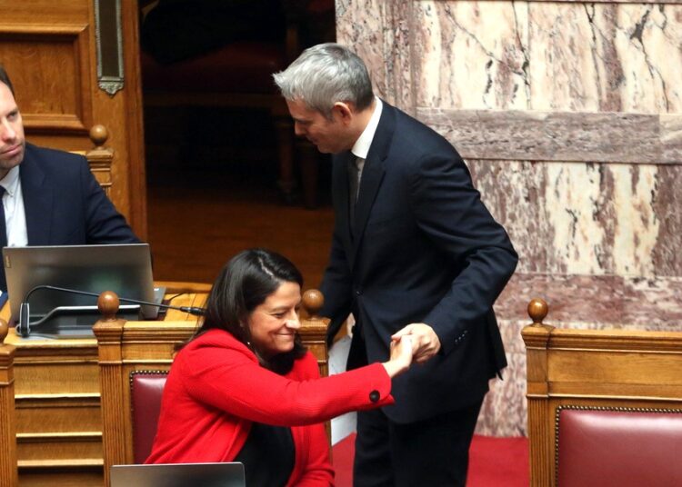 Βουλή-Κατώτατος μισθός: «Ασκήσεις» ισορροπίας για τον μηχανισμό διόρθωσης των ανισοτήτων