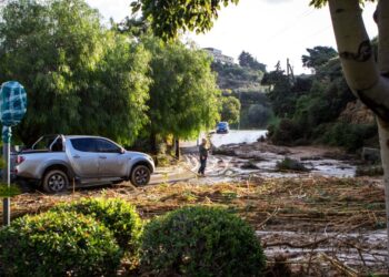 Κακοκαιρία Bora: Η Ρόδος σε κατάσταση έκτακτης ανάγκης (φωτο)