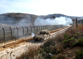 Ισχυρές εκρήξεις στη Δαμασκό: Το Ισραήλ κλιμακώνει και σφυροκοπά εγκαταστάσεις στρατού της Συρίας