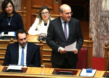 Βουλή Προϋπολογισμός: Καταπέλτης ο Χατζηδάκης – «Καμία ανοχή σε εθνικά ανεύθυνες προτάσεις»