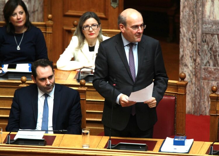 Βουλή Προϋπολογισμός: Καταπέλτης ο Χατζηδάκης – «Καμία ανοχή σε εθνικά ανεύθυνες προτάσεις»