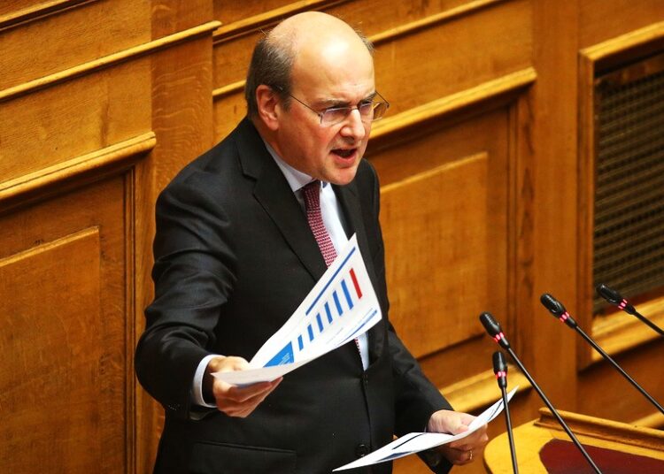 Βουλή Προϋπολογισμός: Καταπέλτης ο Χατζηδάκης – «Καμία ανοχή σε εθνικά ανεύθυνες προτάσεις»