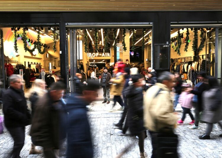 Εορταστική Αγορά 2024: Αισιοδοξία στα ταμεία με τζίρο 4 δισ. ευρώ