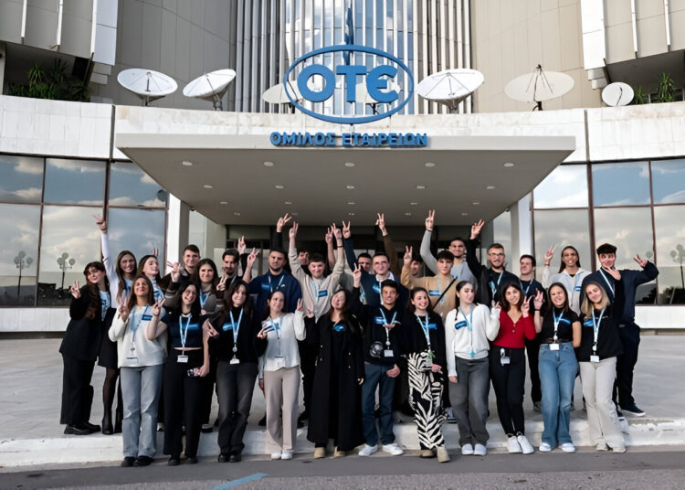 Υποτροφίες COSMOTE: 500.000 ευρώ για νέους φοιτητές με οικονομικές δυσκολίες