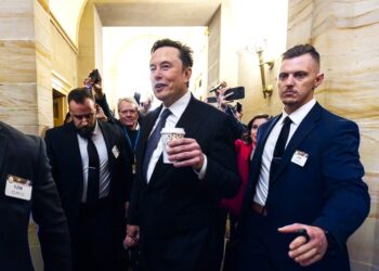 Πολιτική «βόμβα» του Έλον Μασκ στη Welt προκαλεί εντάσεις, διχασμό και… παραιτήσεις