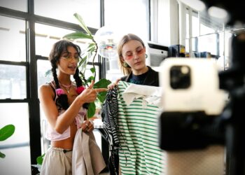 ΑΑΔΕ: Σαρωτικοί έλεγχοι στους Influencers, Ποιοι μπαίνουν στο στόχαστρο