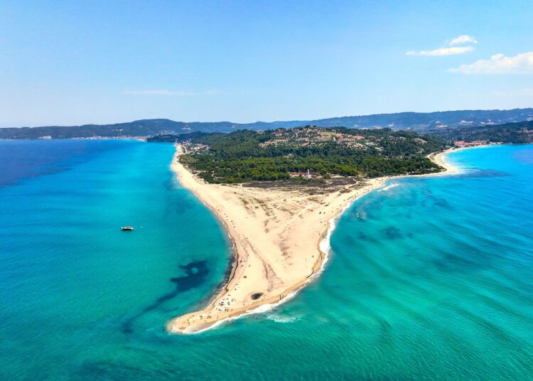 Το ΤΑΙΠΕΔ ανοίγει τον διαγωνισμό για την αξιοποίηση της ακτής Ποσειδίου Καλάνδρας