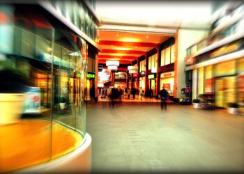 Ρεκόρ ανόδου στο λιανικό εμπόριο: Ποιοι κλάδοι και περιφέρειες ξεχώρισαν